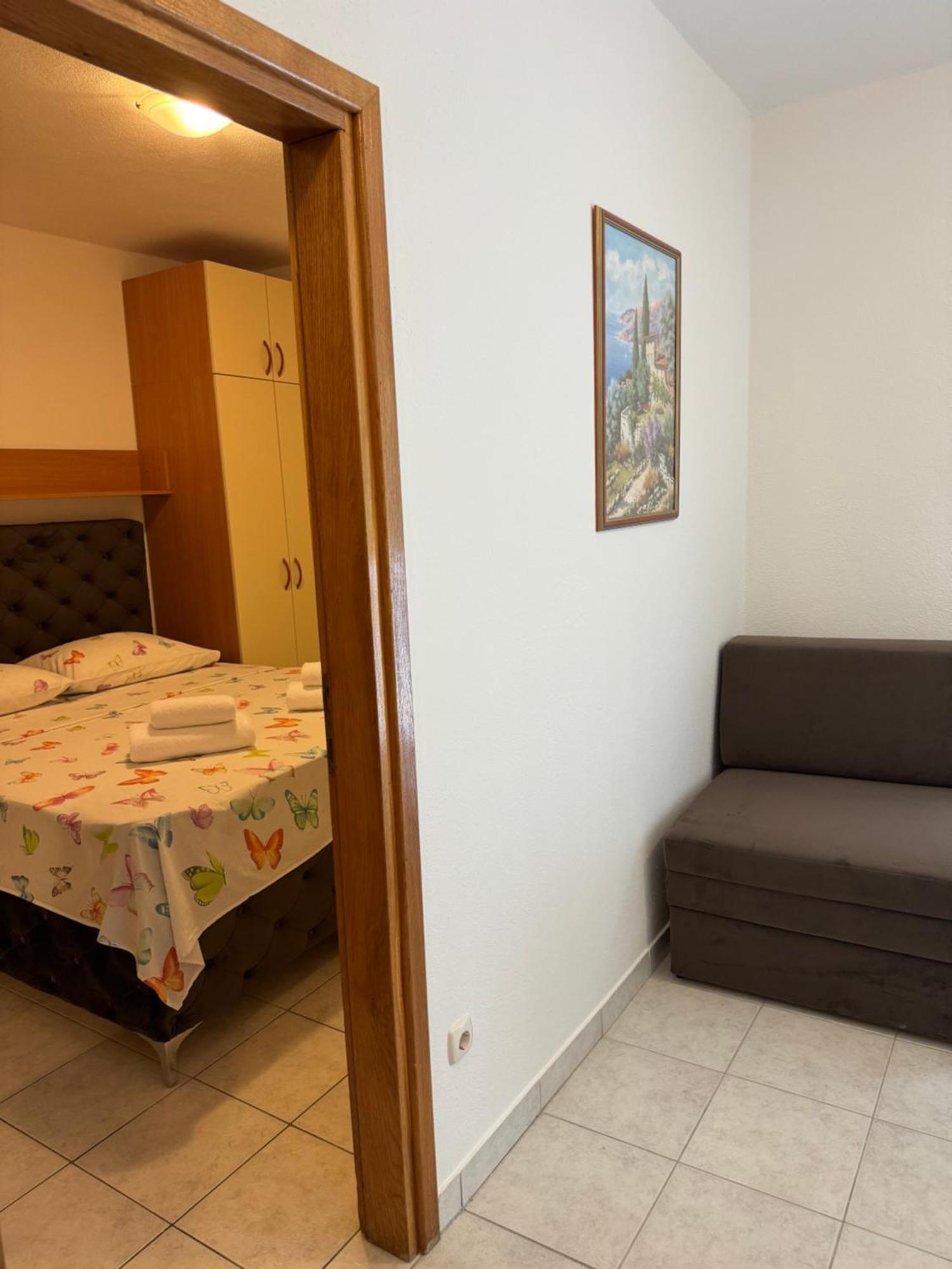 House 100M From The Beach With Free Parking And Breakfast Baska Voda Exterior photo