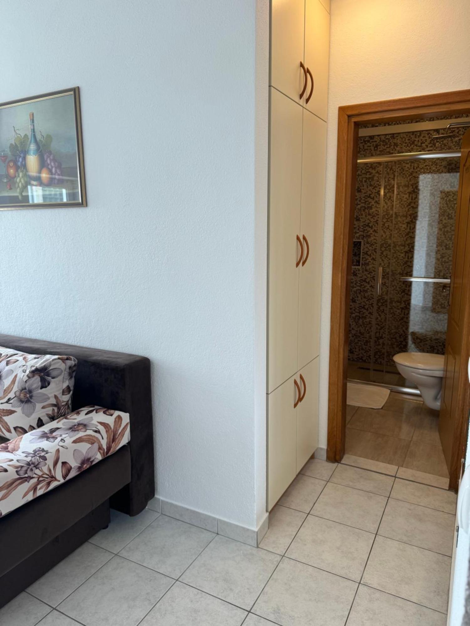 House 100M From The Beach With Free Parking And Breakfast Baska Voda Exterior photo